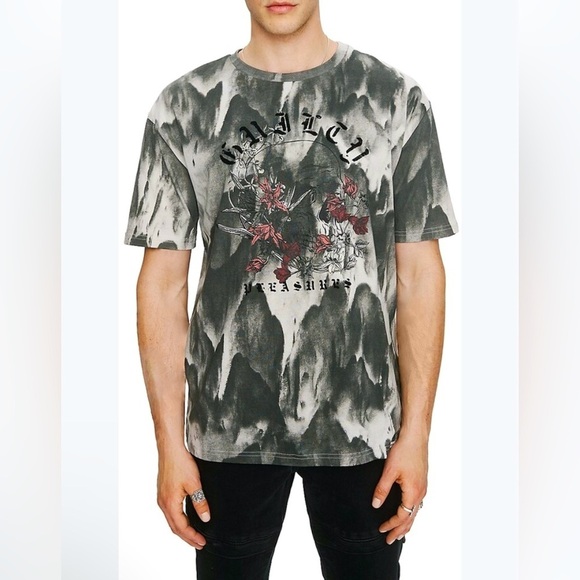 🌸Eleven Paris Skull & Roses Guilty Pleasures Crewneck T-Shirt - Picture 1 of 12